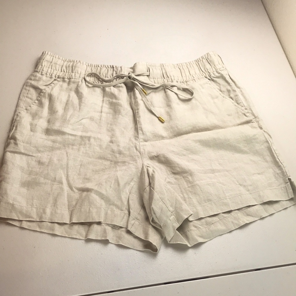 Ellen Tracy High Waist Cream Shorts